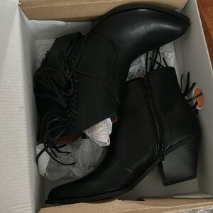 New Indigo Black ankle boots size 6